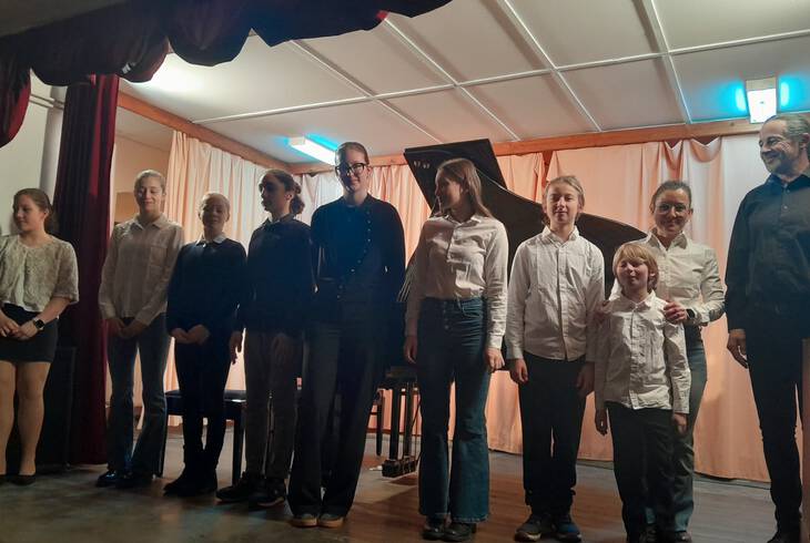 Csod�latos dallamokkal k�sz�nt�tt�k a tavaszt Lesencefalun