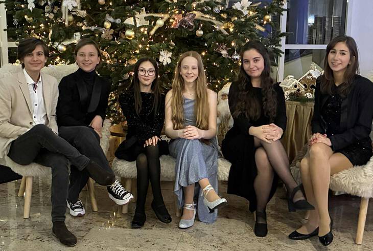 Pillanatok a h�tv�gi adventi fell�p�sekr�l-2025.12.06.